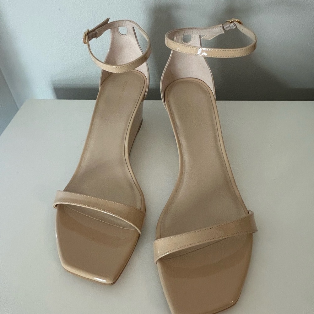 Stuart Weitzman Nudistcurve 50 Patent Wedge Sandal Heel - Picture 2 of 5